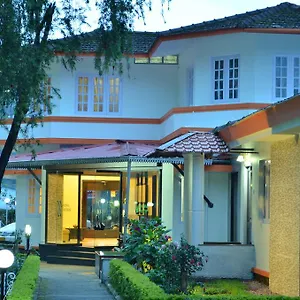 Hotel Royal Retreat, Munnar